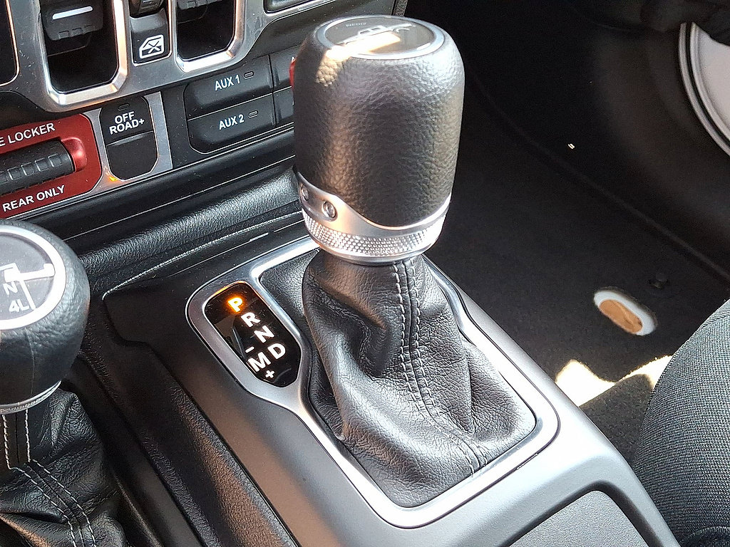 Used 2025 Jeep Gladiator Sport AWD/4WD image 18