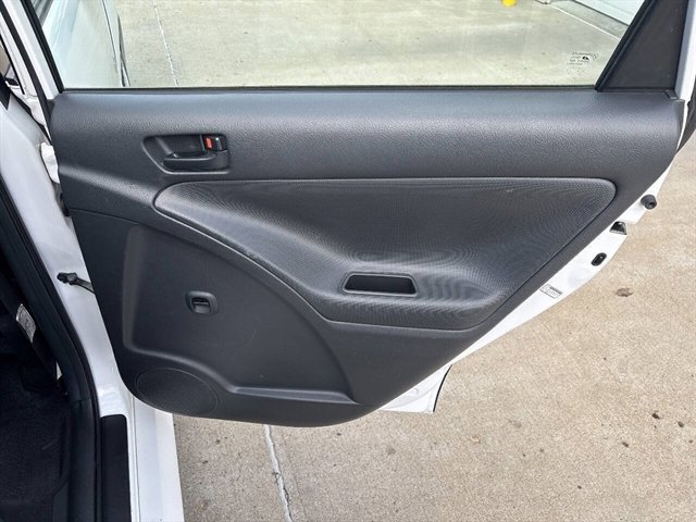 Used 2007 Pontiac Vibe w/ Preferred Package FWD image 13