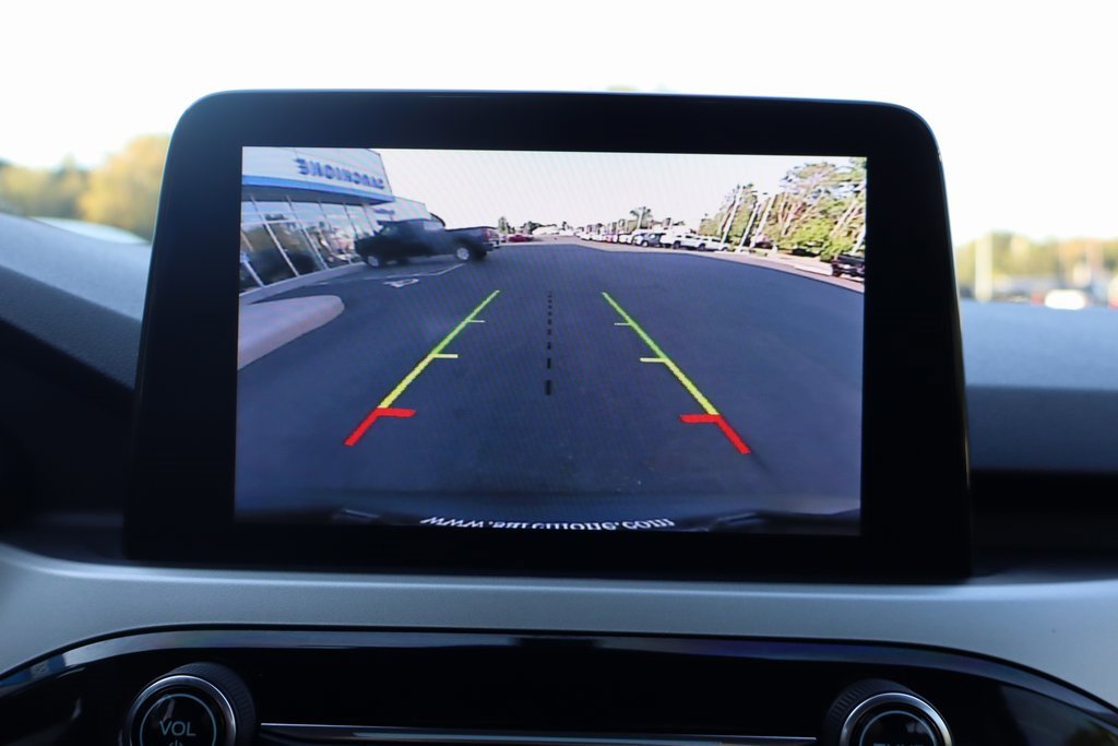 Used 2022 Ford Escape SE w/ SE Sport Appearance Package image 11