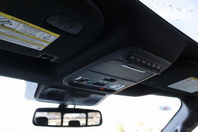 Used 2025 Ford F350 Platinum image 35