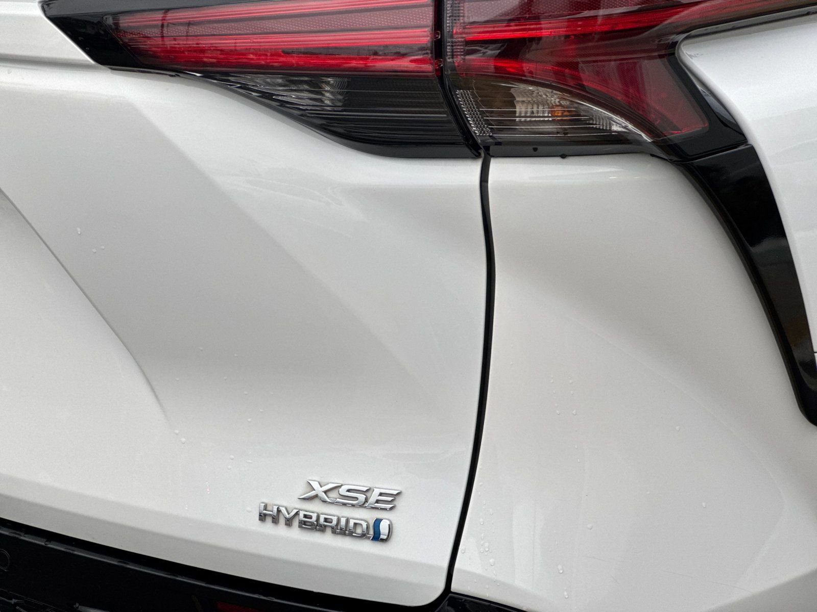 Used 2023 Toyota Sienna XSE image 27