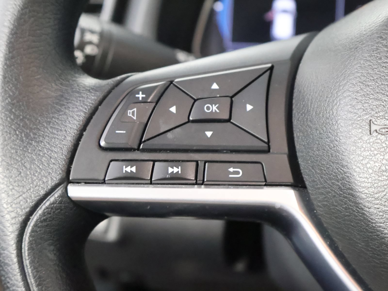 Used 2025 Nissan Leaf S FWD image 34