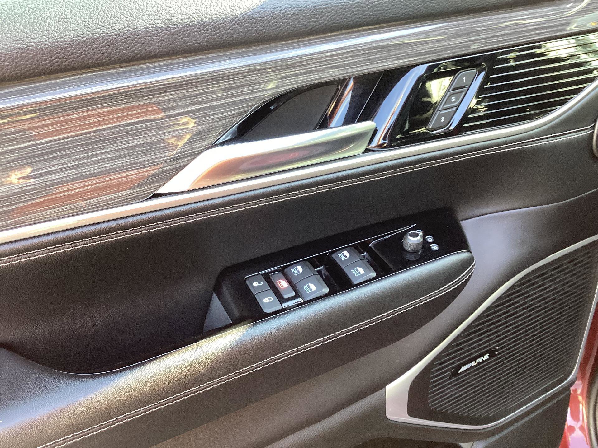 Used 2022 Jeep Wagoneer Series III w/ Flexible Seating Group image 13