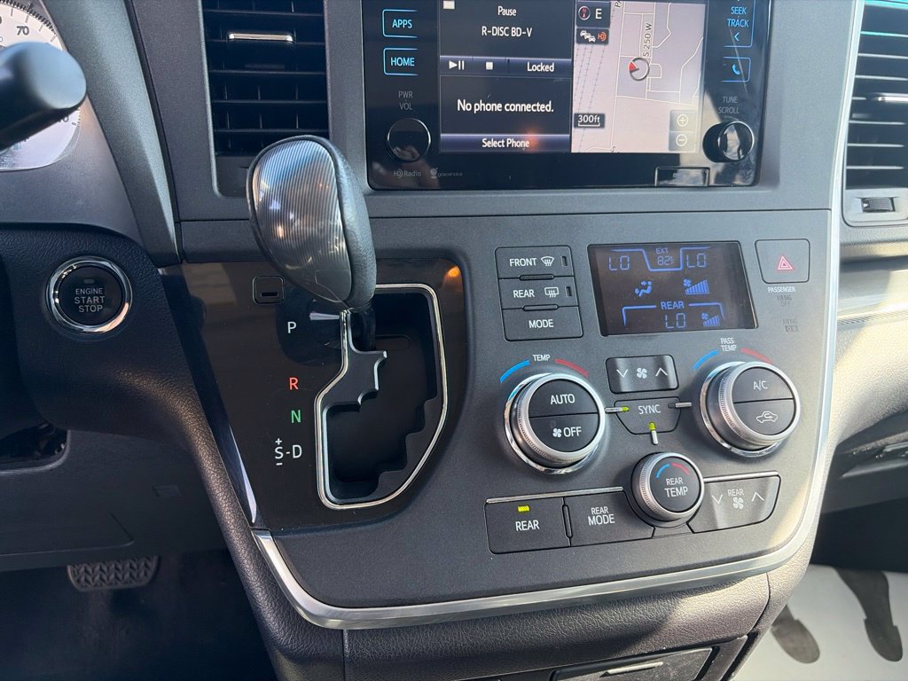 Used 2015 Toyota Sienna SE Premium FWD image 17