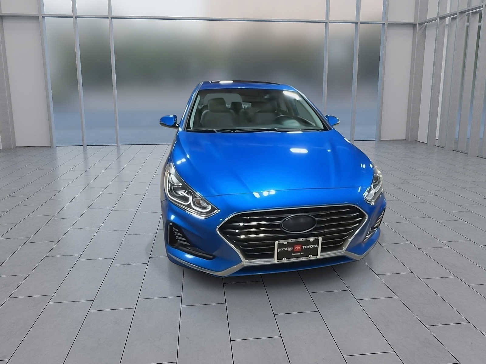 Used 2018 Hyundai Sonata Limited w/ Cargo Package FWD image 3