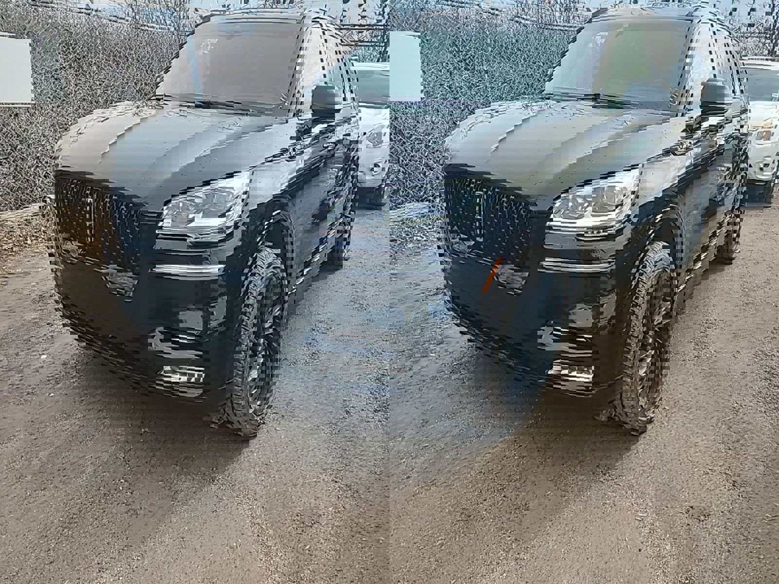 Used 2023 Lincoln Aviator Reserve w/ Equipment Group 201A image 1