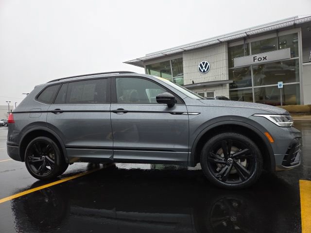 Certified 2023 Volkswagen Tiguan SE R-Line