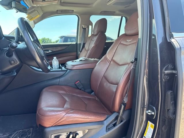 Used 2017 Cadillac Escalade Luxury w/ LPO, Radiant Package AWD/4WD image 10