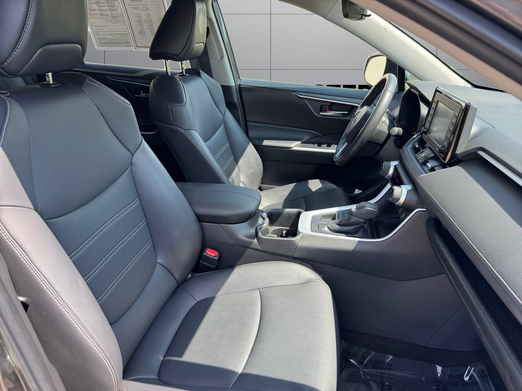 Certified 2022 Toyota RAV4 XLE Premium AWD/4WD image 17
