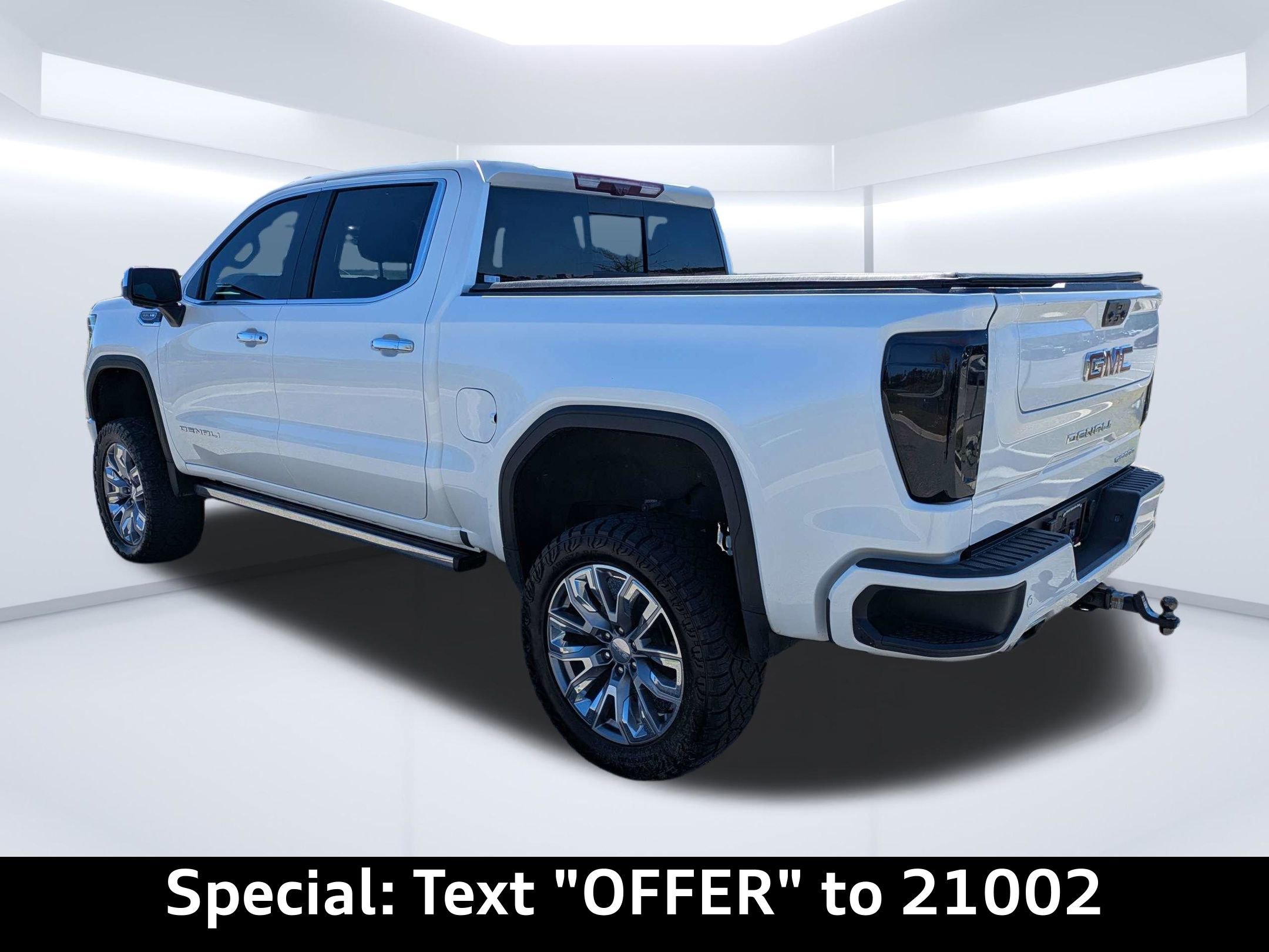 Used 2024 GMC Sierra 1500 Denali w/ Denali Reserve Package AWD/4WD image 5