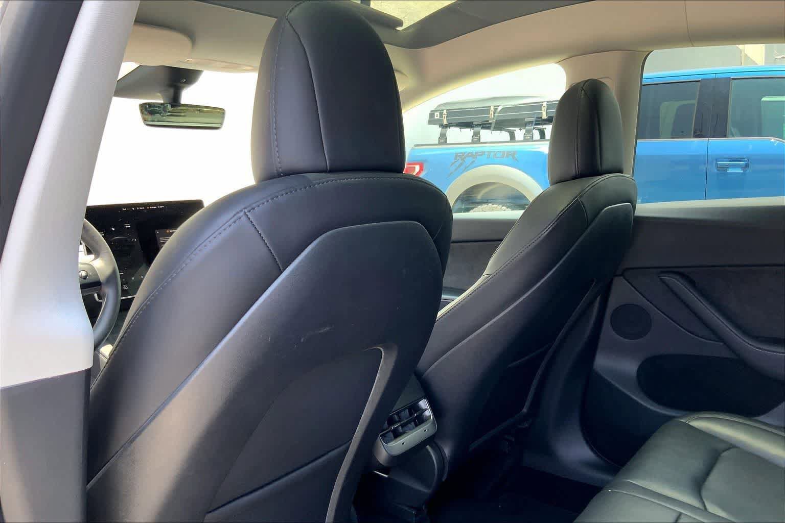 Used 2023 Tesla Model Y Performance image 13