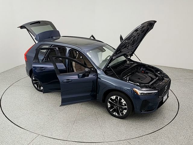 New 2026 Volvo XC60 B5 Plus w/ Climate Package PRO AWD/4WD image 38