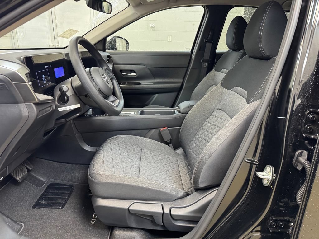 Used 2026 Nissan Kicks SV AWD/4WD image 11