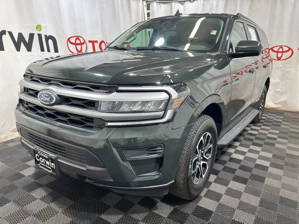 Used 2022 Ford Expedition XLT AWD/4WD image 3