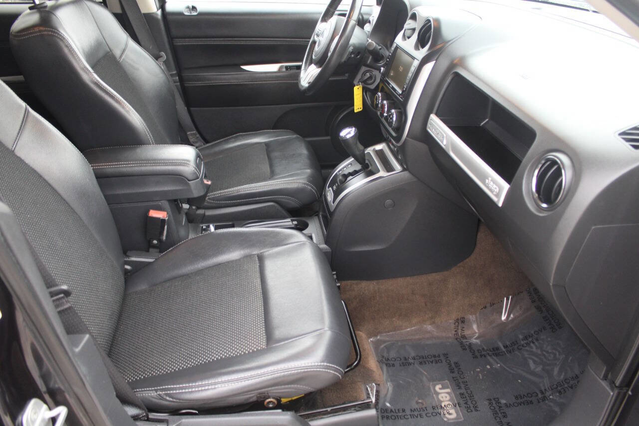 Used 2014 Jeep Compass Latitude AWD/4WD image 7