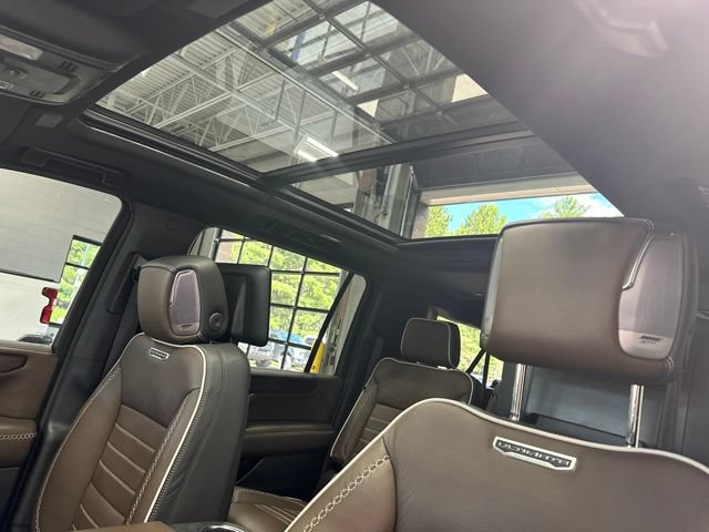 Used 2025 GMC Yukon XL Denali Ultimate AWD/4WD image 23
