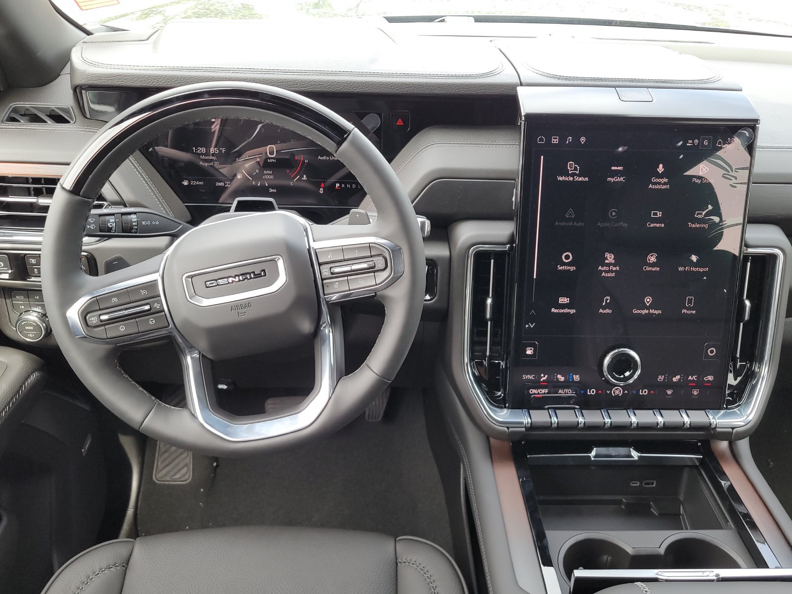 New 2026 GMC Yukon XL Denali w/ Denali Reserve Package AWD/4WD image 9