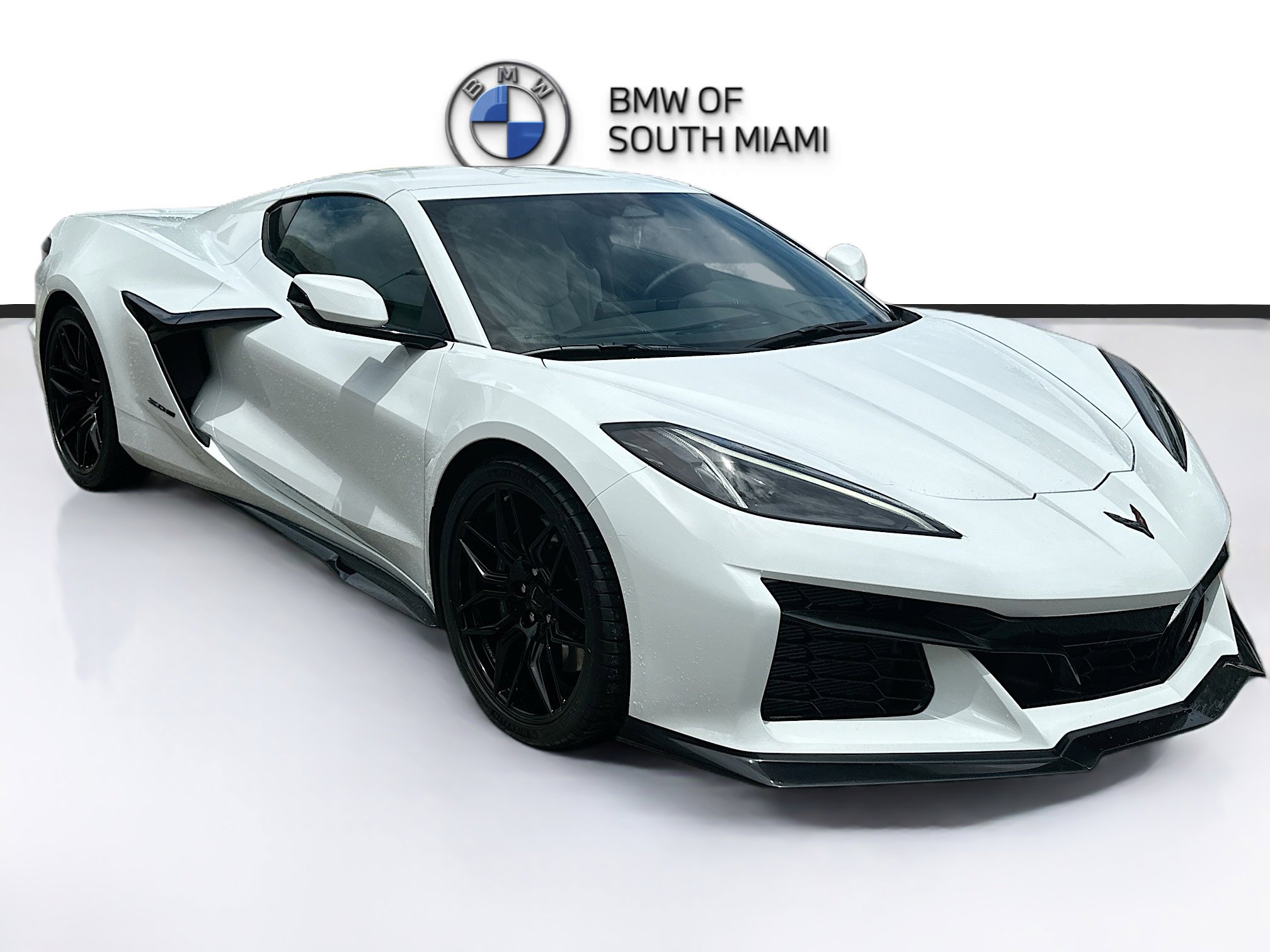 Used 2024 Chevrolet Corvette Z06 RWD image 1