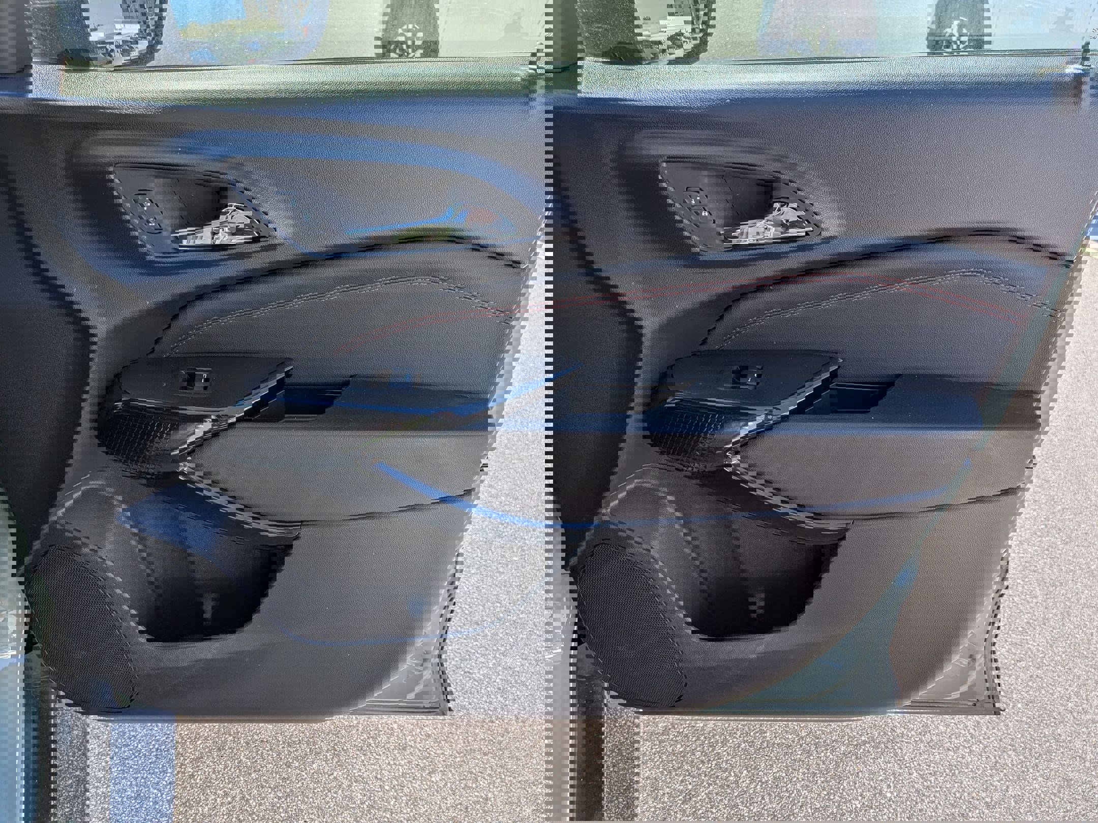 Used 2024 Chevrolet Trax RS w/ Sunroof Package image 31