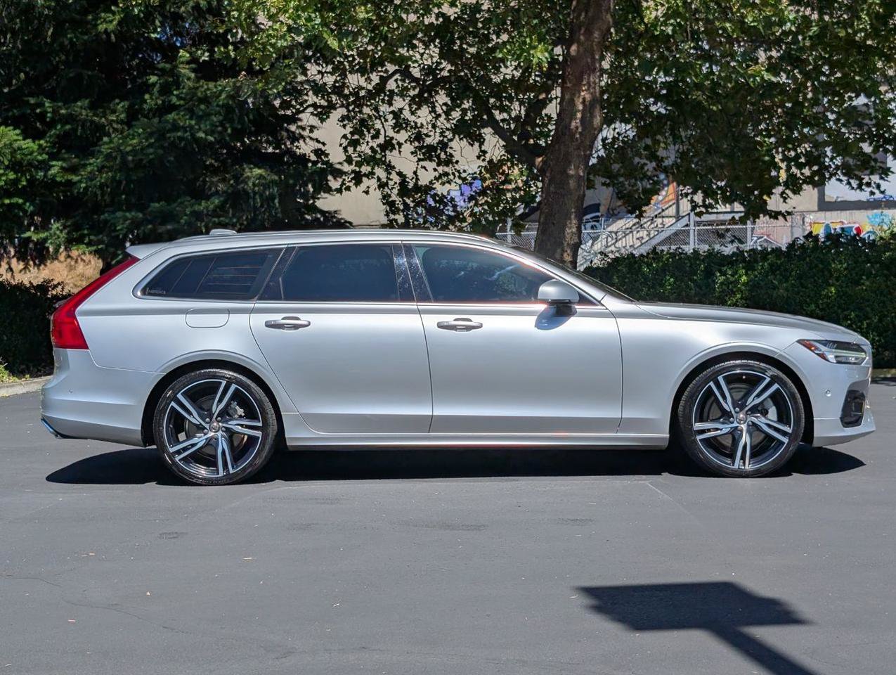 Used 2019 Volvo V90 T6 R-Design w/ Advanced Package AWD/4WD image 8