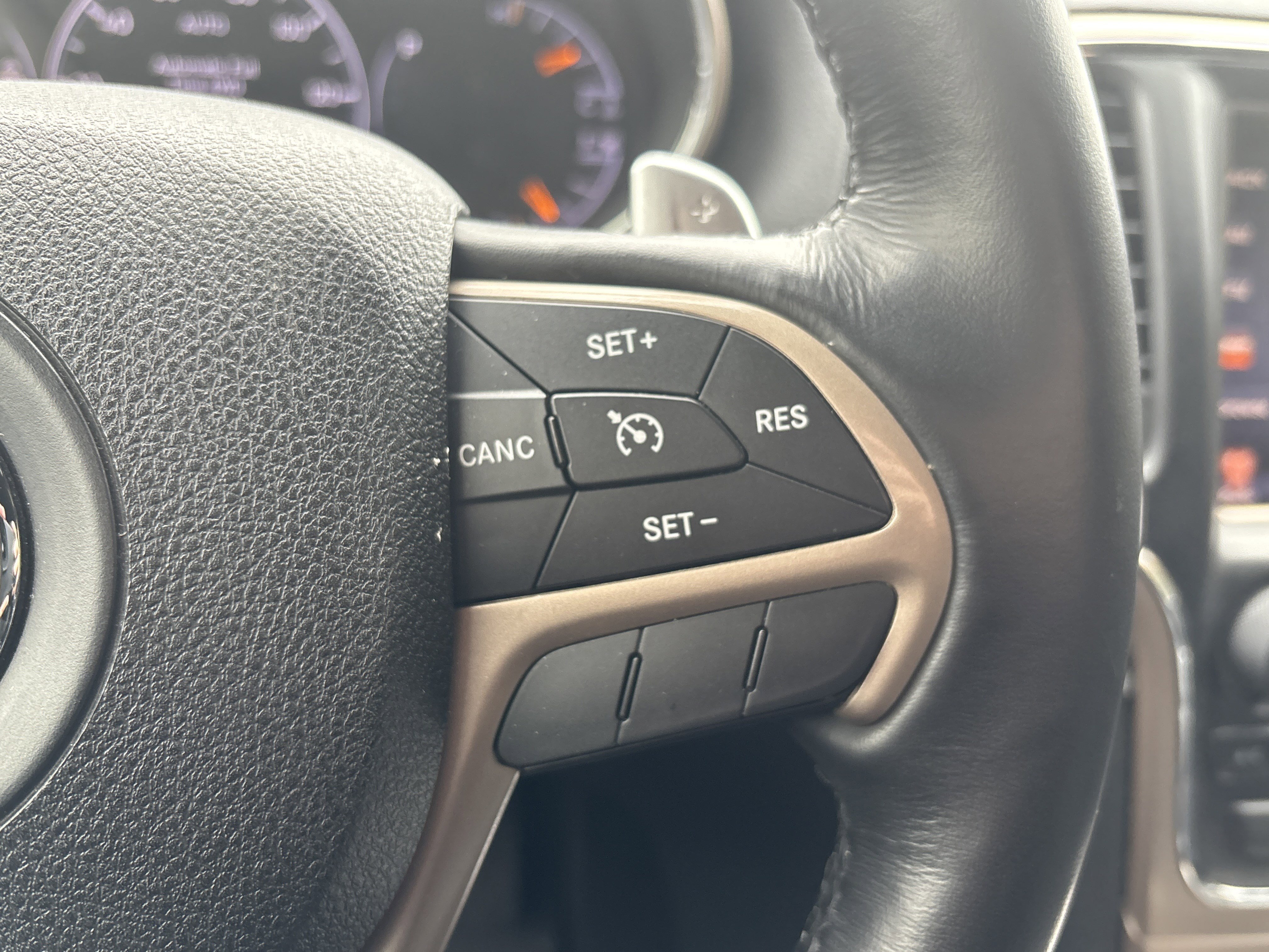 Used 2016 Jeep Grand Cherokee Limited 75th Anniversary AWD/4WD image 17