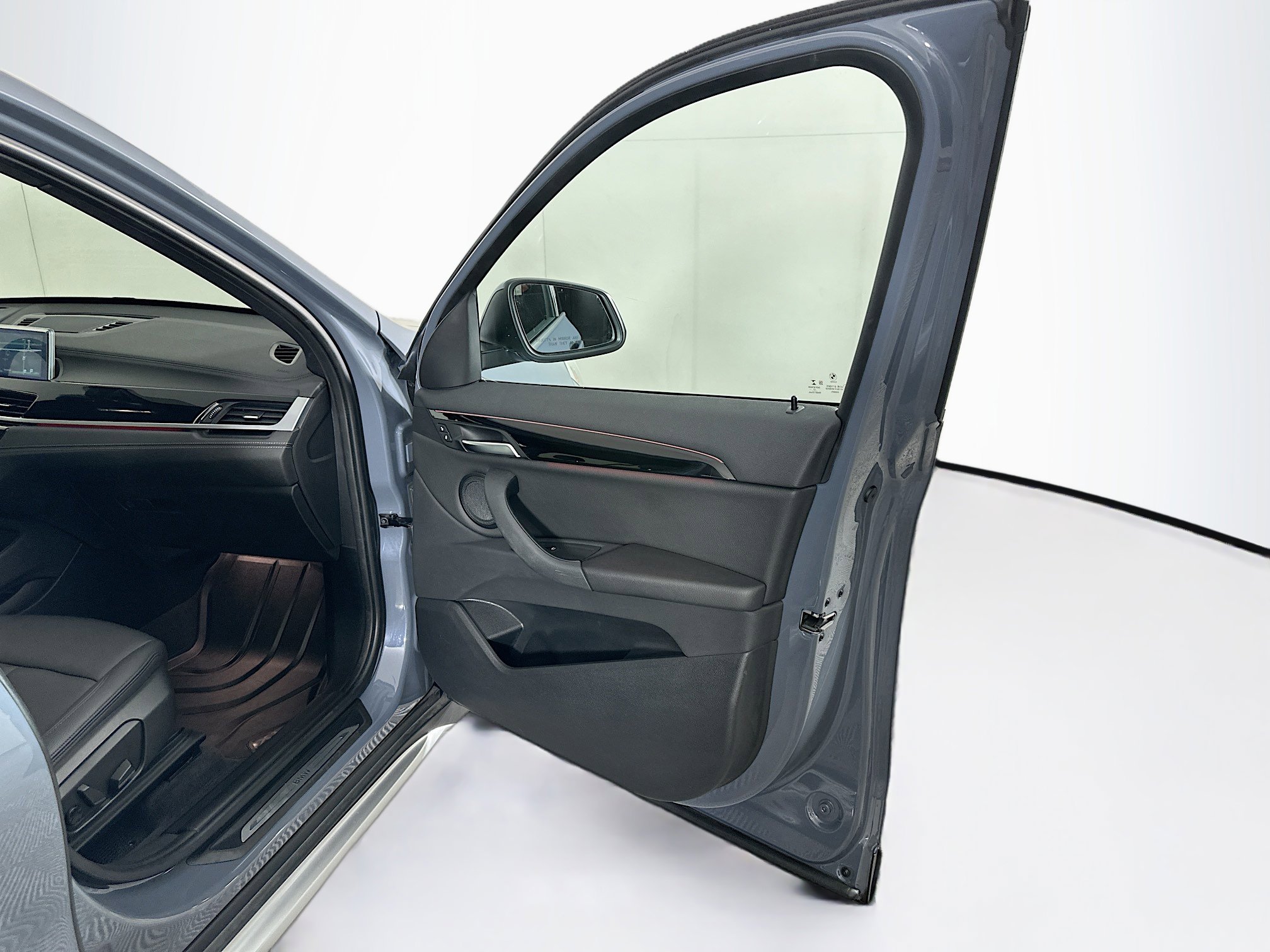 Used 2022 BMW X1 sDrive28i w/ Premium Package image 32