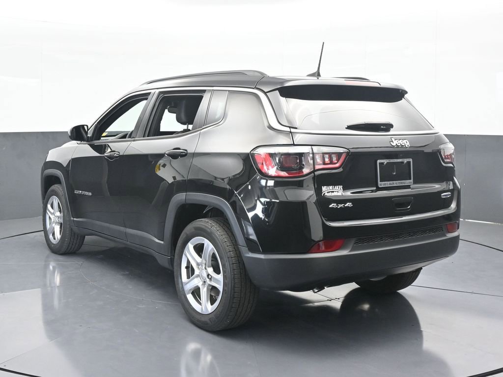 Used 2024 Jeep Compass Latitude image 4