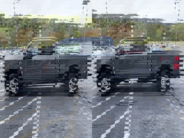 New 2026 Ford F250 XLT image 2