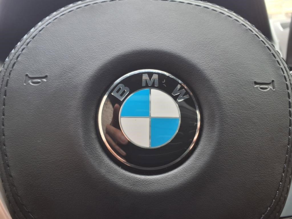 Used 2019 BMW M550i xDrive image 18