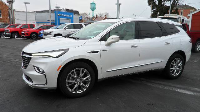 Used 2023 Buick Enclave Premium FWD image 4