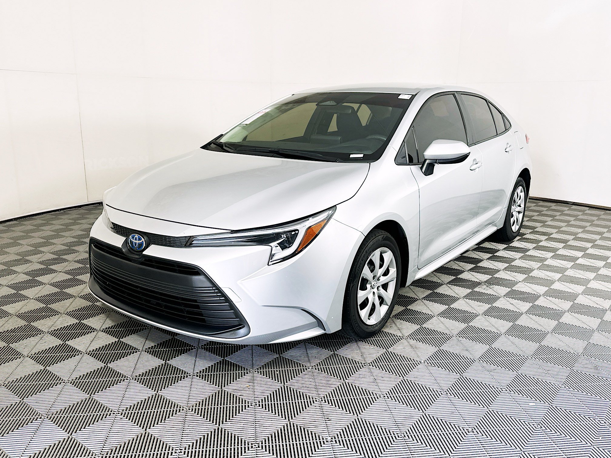 Used 2023 Toyota Corolla LE FWD image 7
