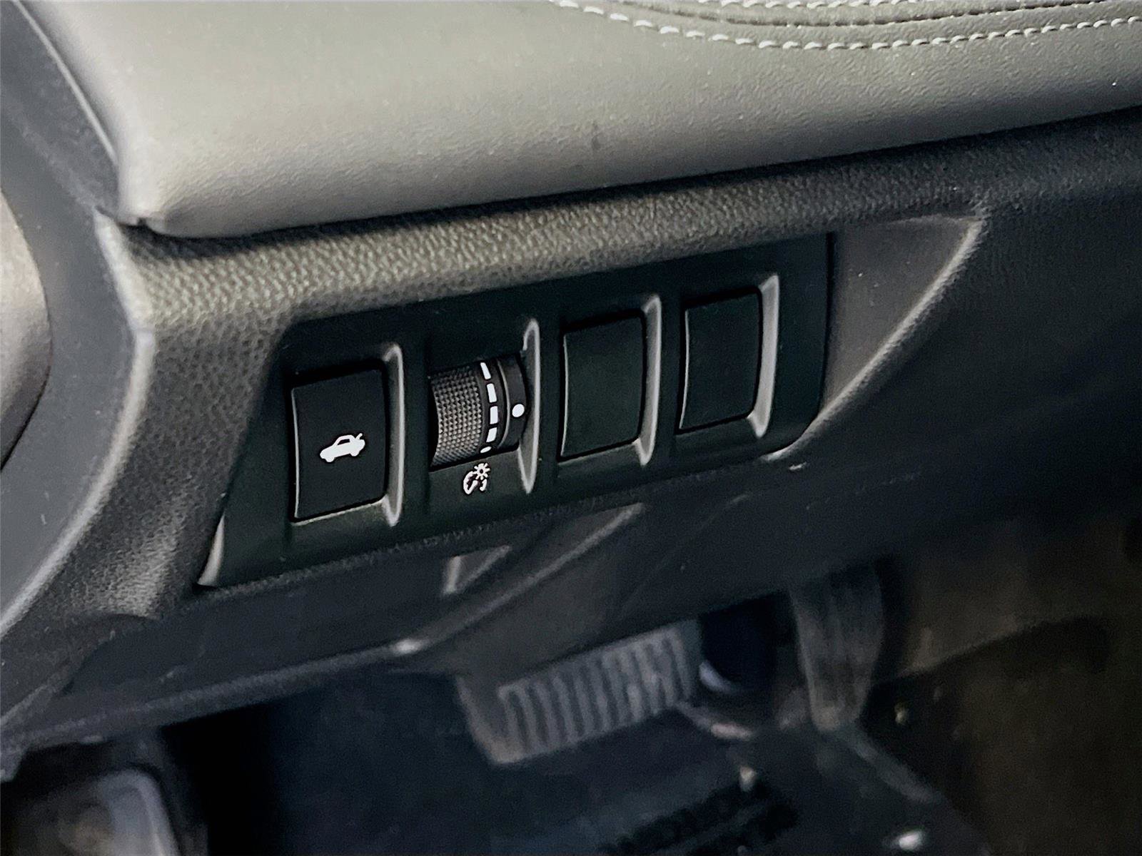 Used 2022 Subaru Legacy Limited w/ Popular Package #3 image 16