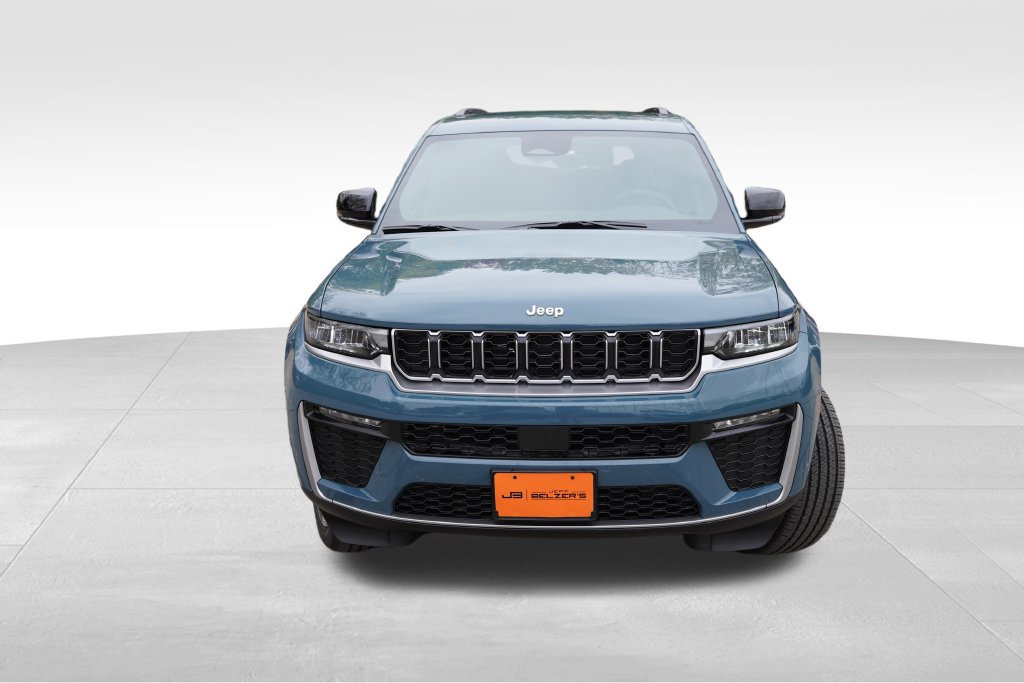 Used 2026 Jeep Grand Cherokee L Limited w/ Trailer Tow Package AWD/4WD image 12
