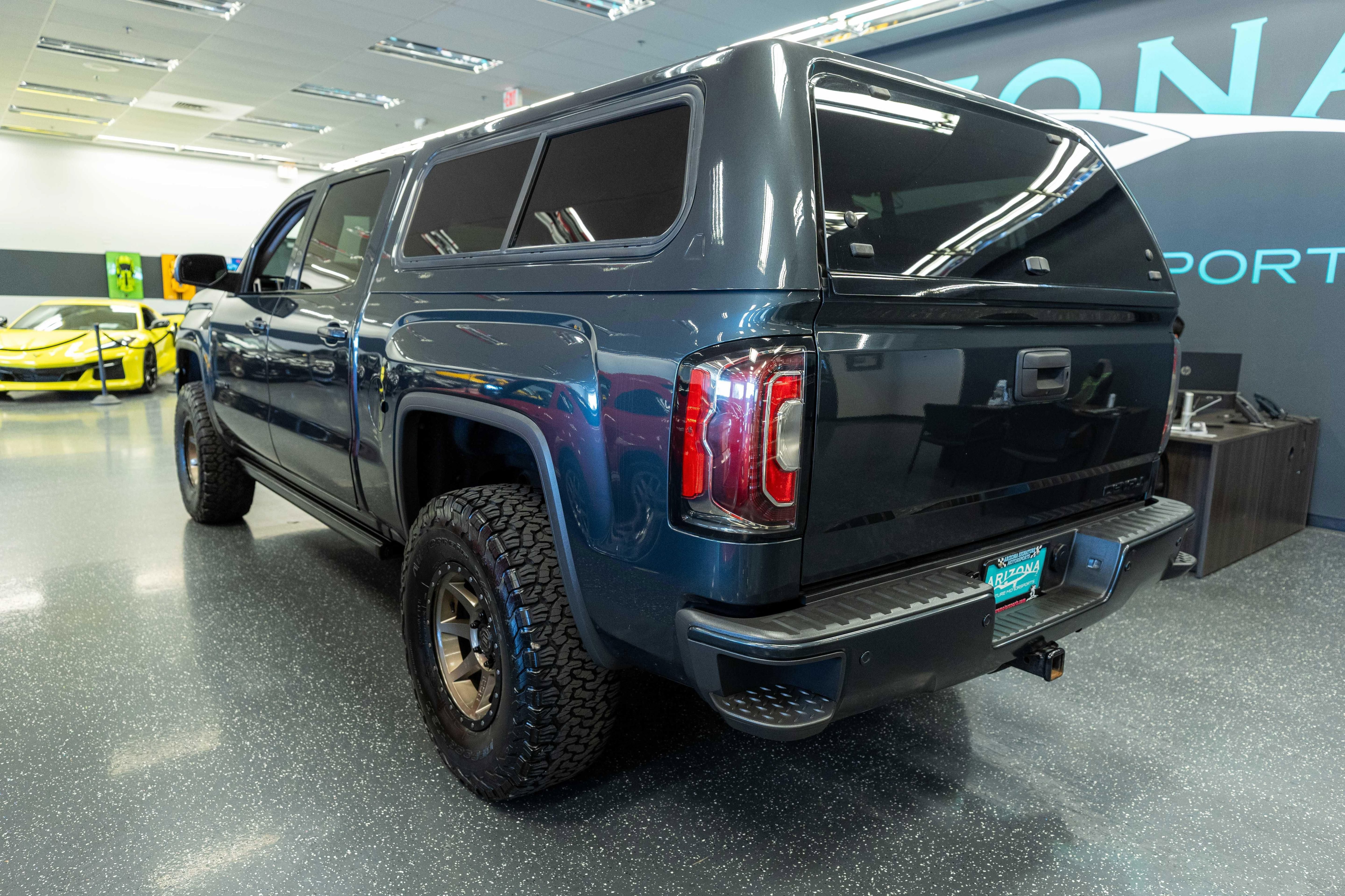 Used 2018 GMC Sierra 1500 Denali AWD/4WD image 8