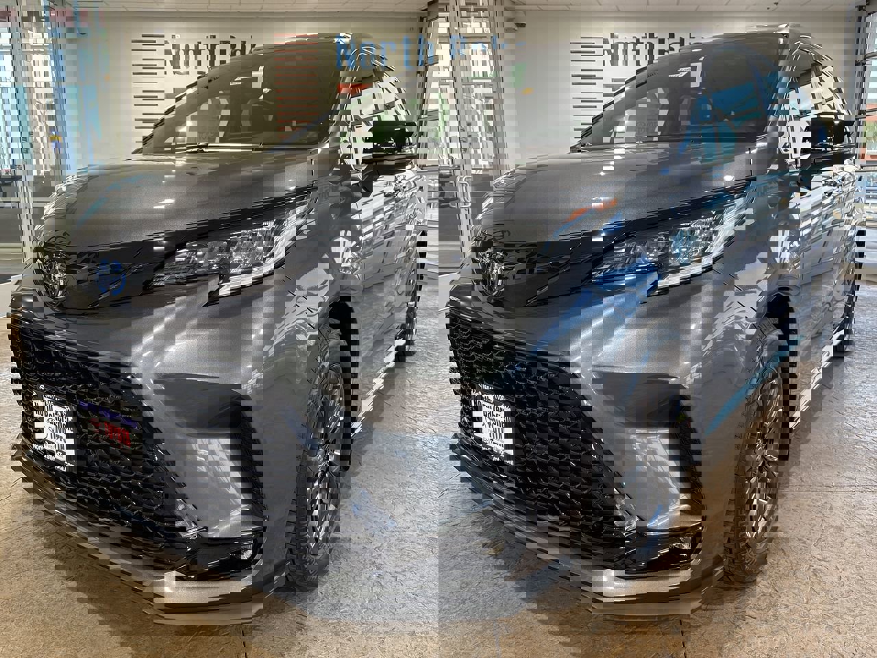 New 2025 Toyota Sienna XSE image 1