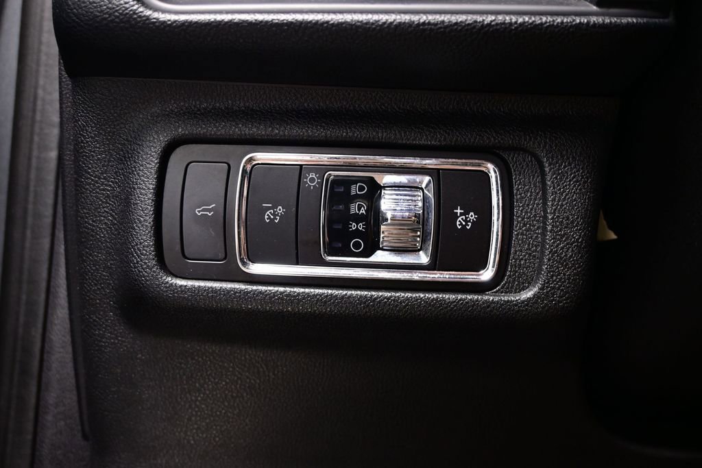 Used 2023 Lincoln Corsair FWD w/ Equipment Group 101A image 13