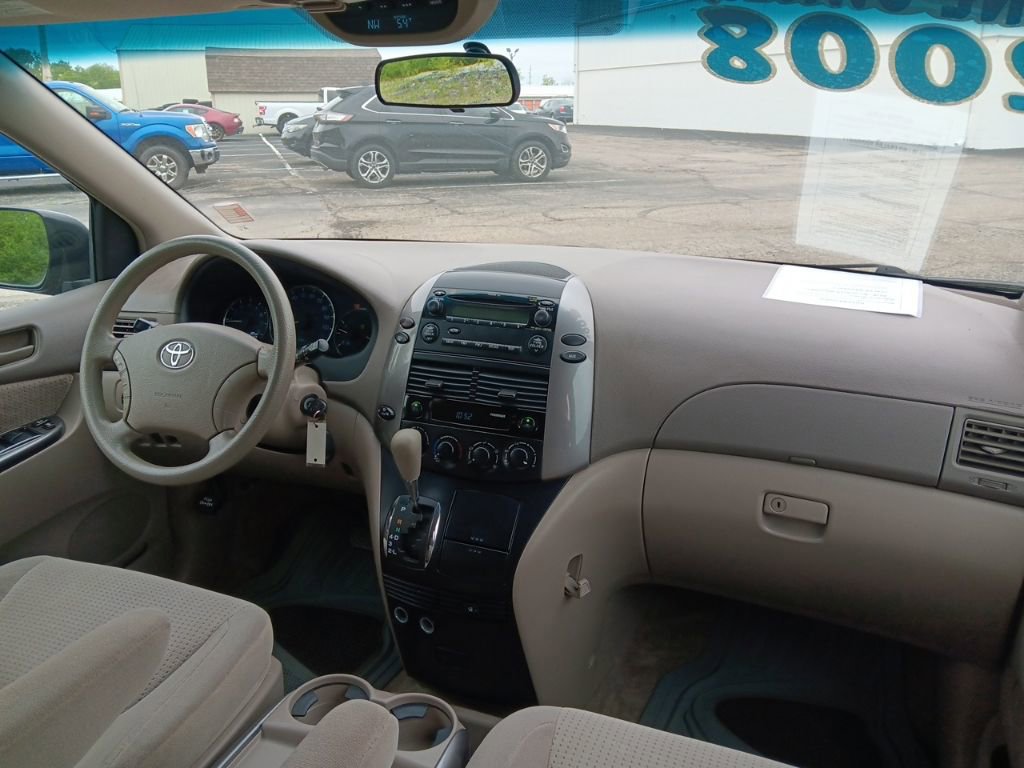 Used 2008 Toyota Sienna CE FWD image 29