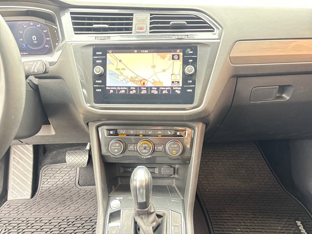 Used 2020 Volkswagen Tiguan SEL image 23