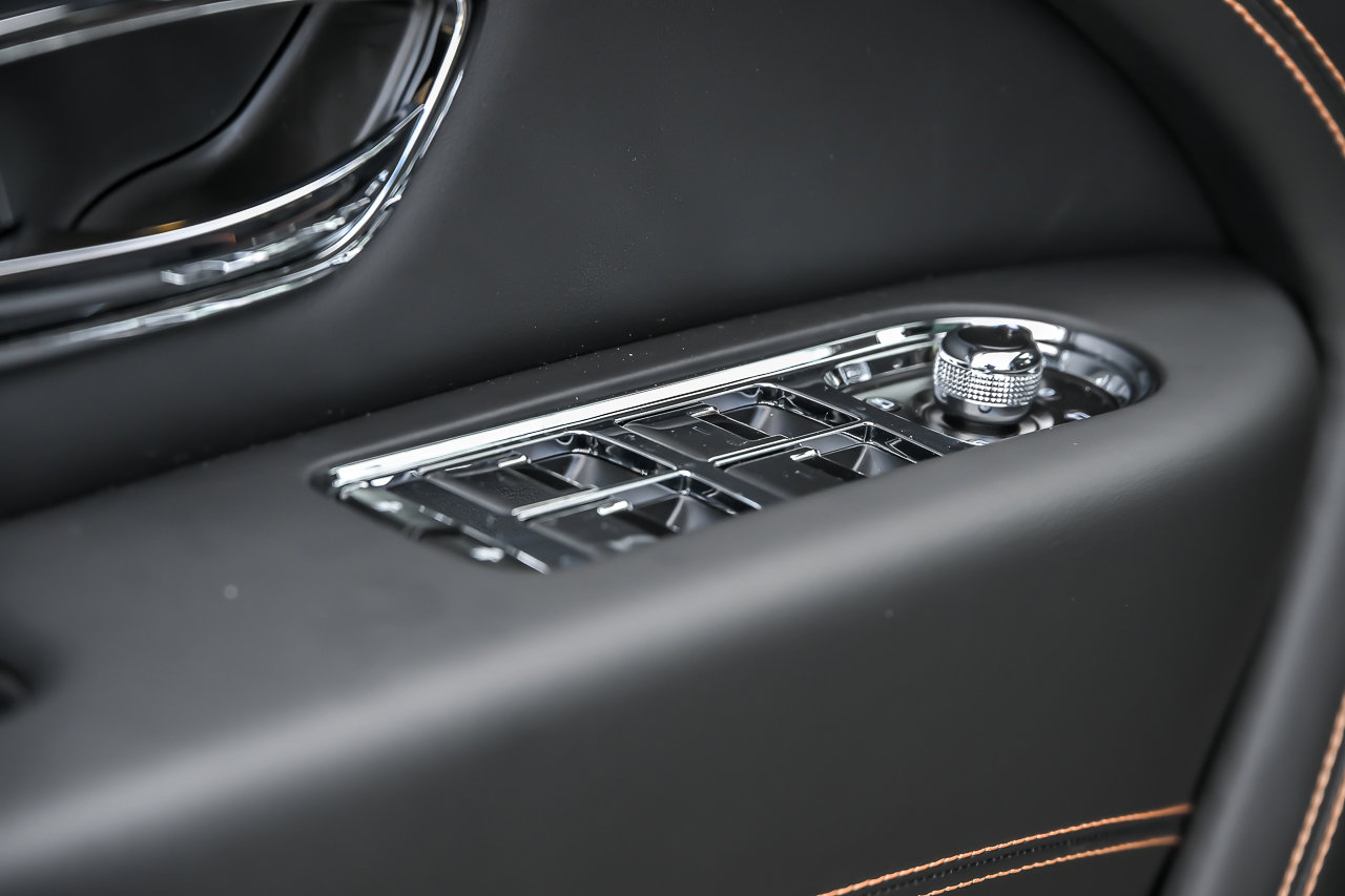 New 2026 Bentley Bentayga AWD/4WD image 24