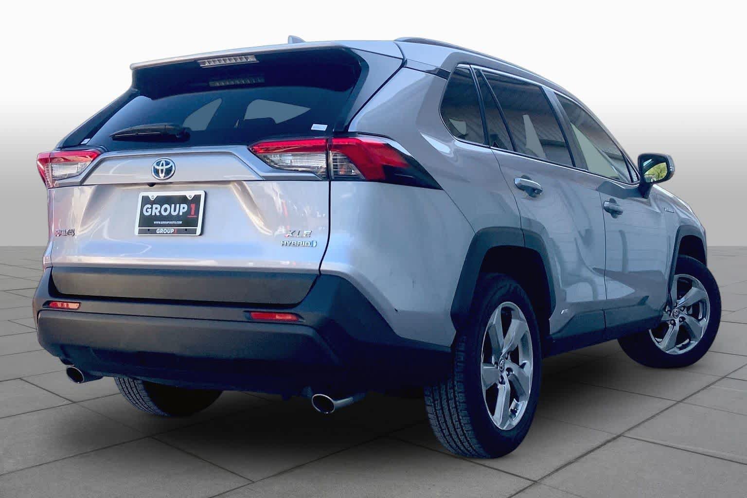 Used 2021 Toyota RAV4 XLE Premium AWD/4WD image 13