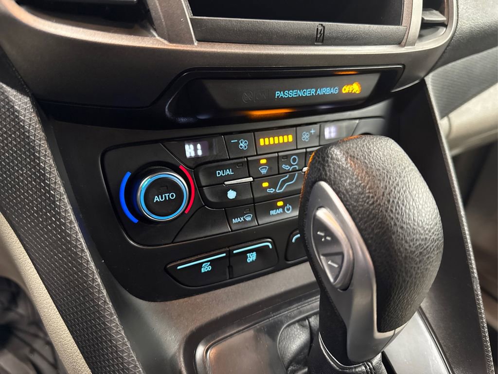 Used 2019 Ford Transit Connect XLT image 28