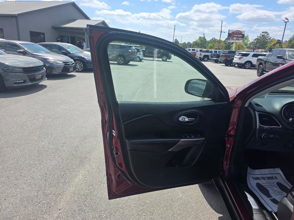 Used 2019 Jeep Cherokee Limited image 6