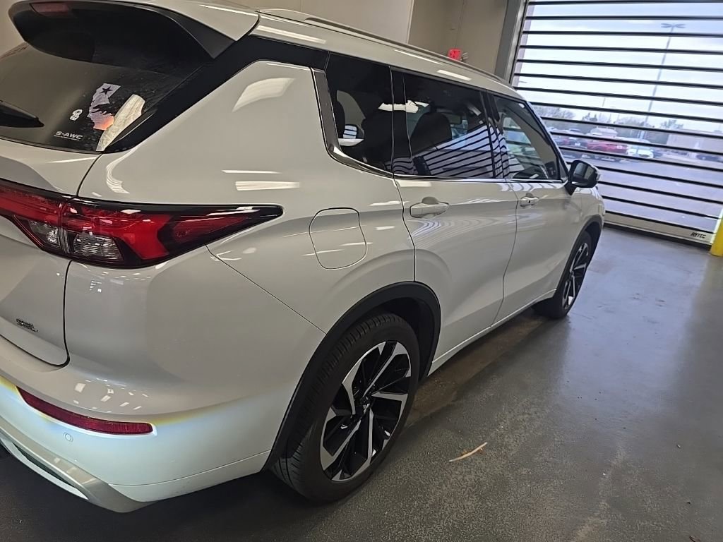Used 2022 Mitsubishi Outlander SEL image 6