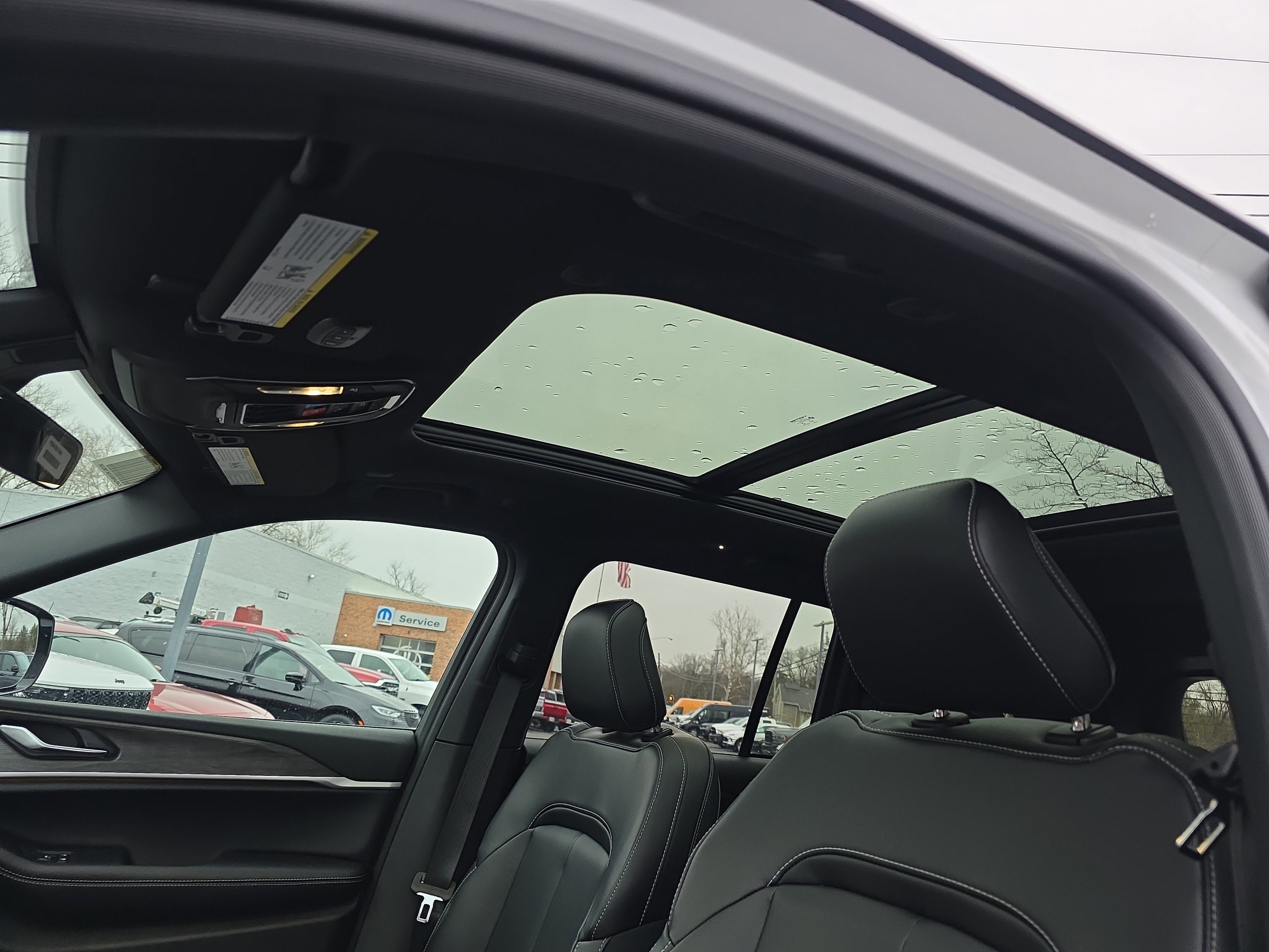 New 2025 Jeep Grand Cherokee Limited image 4