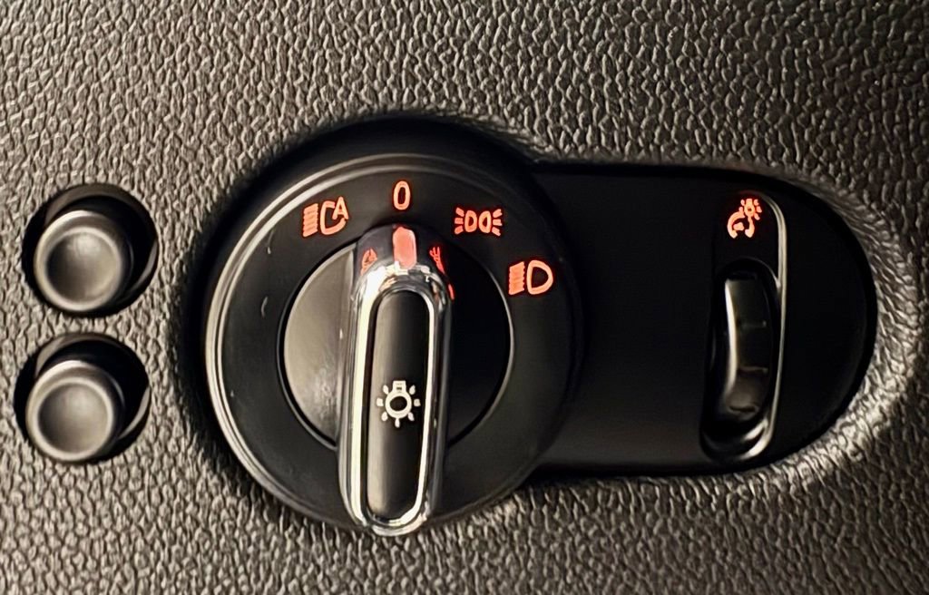 Used 2017 MINI Cooper 2-Door Hardtop image 17