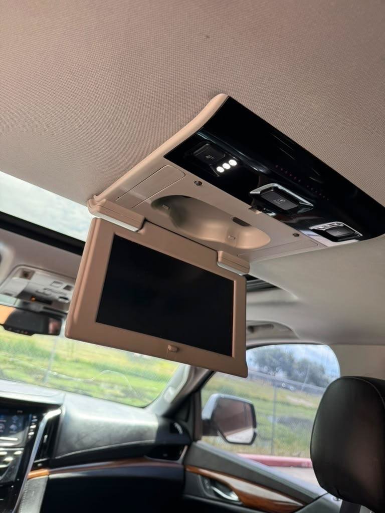 Used 2016 Cadillac Escalade Premium AWD/4WD image 17