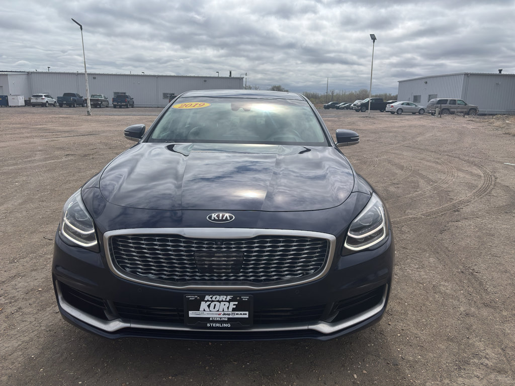 Used 2019 Kia K900 Luxury image 1