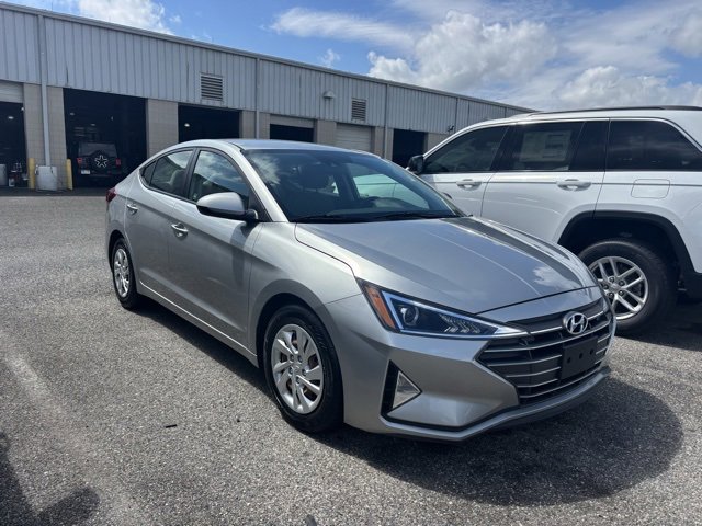 Used 2020 Hyundai Elantra SE image 2