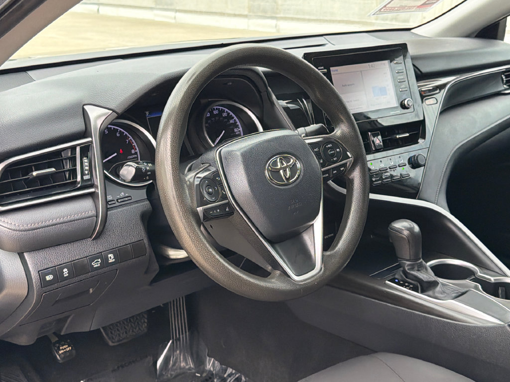 Used 2021 Toyota Camry LE FWD image 17