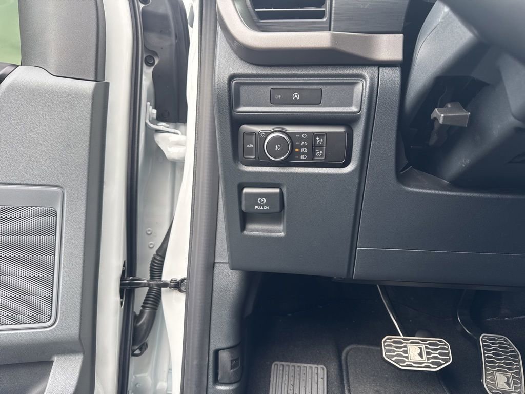 Used 2025 Ford F150 XL AWD/4WD image 13